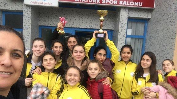 Süleyman Turgut Kırali Ortaokulu Yıdız Kız Basketbol takımı Tekirdağ İl Birincisi oldu