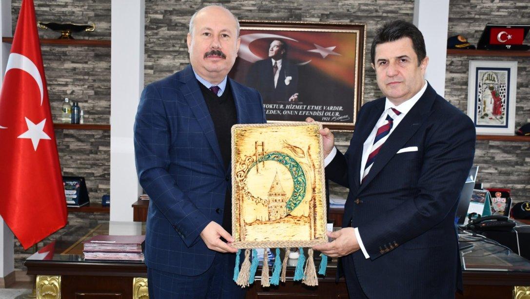 İl Milli Eğitim Müdürümüz Dr. Abdülaziz Yeniyol Marmaraereğlisi Kaymakamı Sayın Gökhan GÜRBÜZEROL'U makamında ziyaret etti